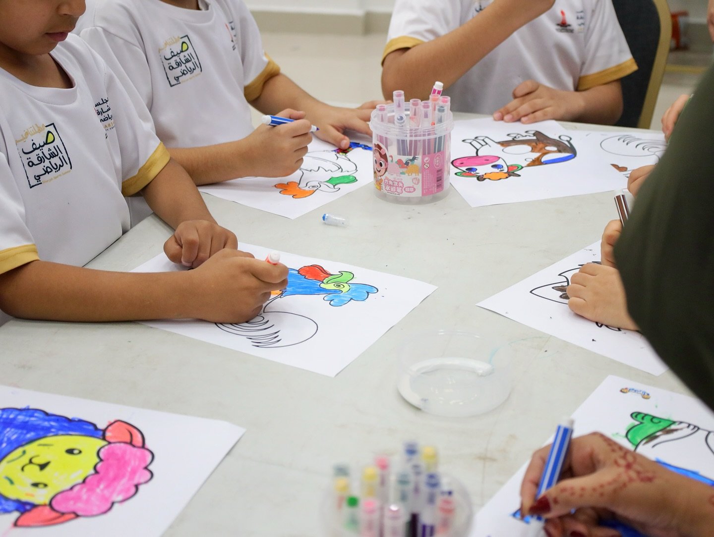 ورشة فنون للأطفال – مدرسة الشارقة للشطرنج والرياضات الصيفية نجمة دلارا