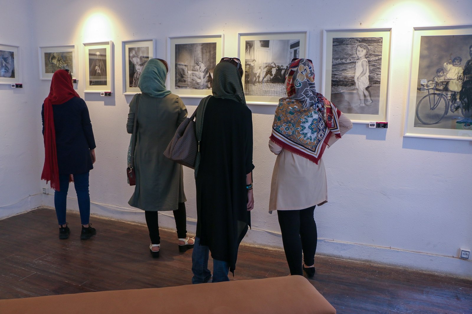 نمایشگاه هنری خیریه – شیراز، ۲۰۱۷