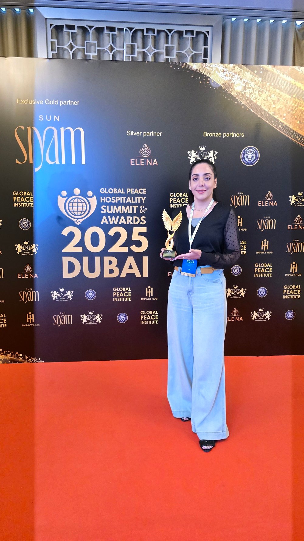 Najmeh Delara - Golden Wing of Peace Influencer award by the Global Peace Institute