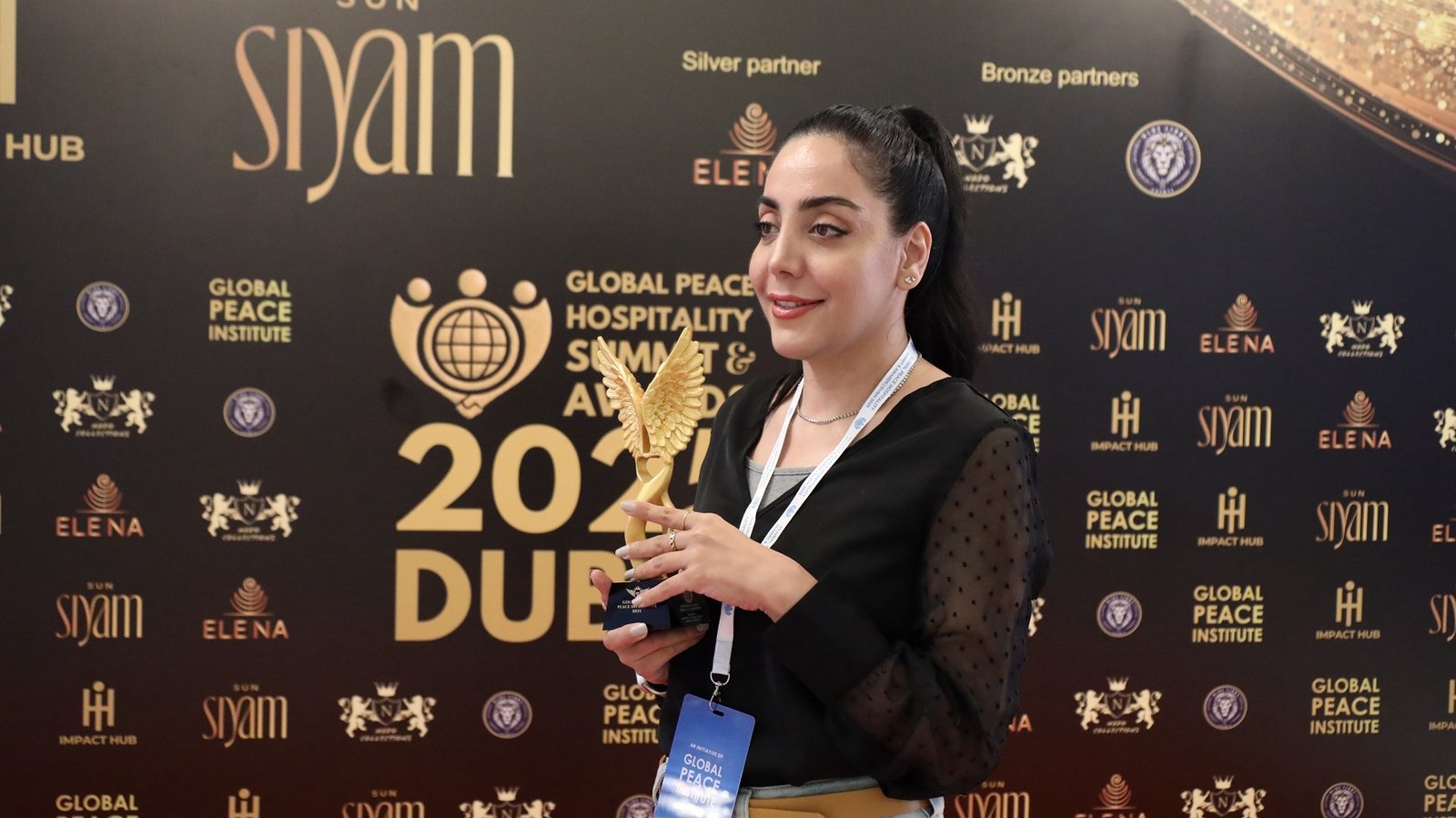 Najmeh Delara - Golden Wing of Peace Influencer award by the Global Peace Institute